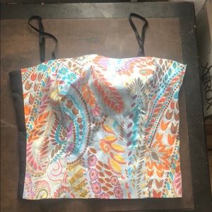 Cropped Bebe shell top size 8